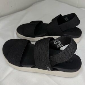 Keen black sandals